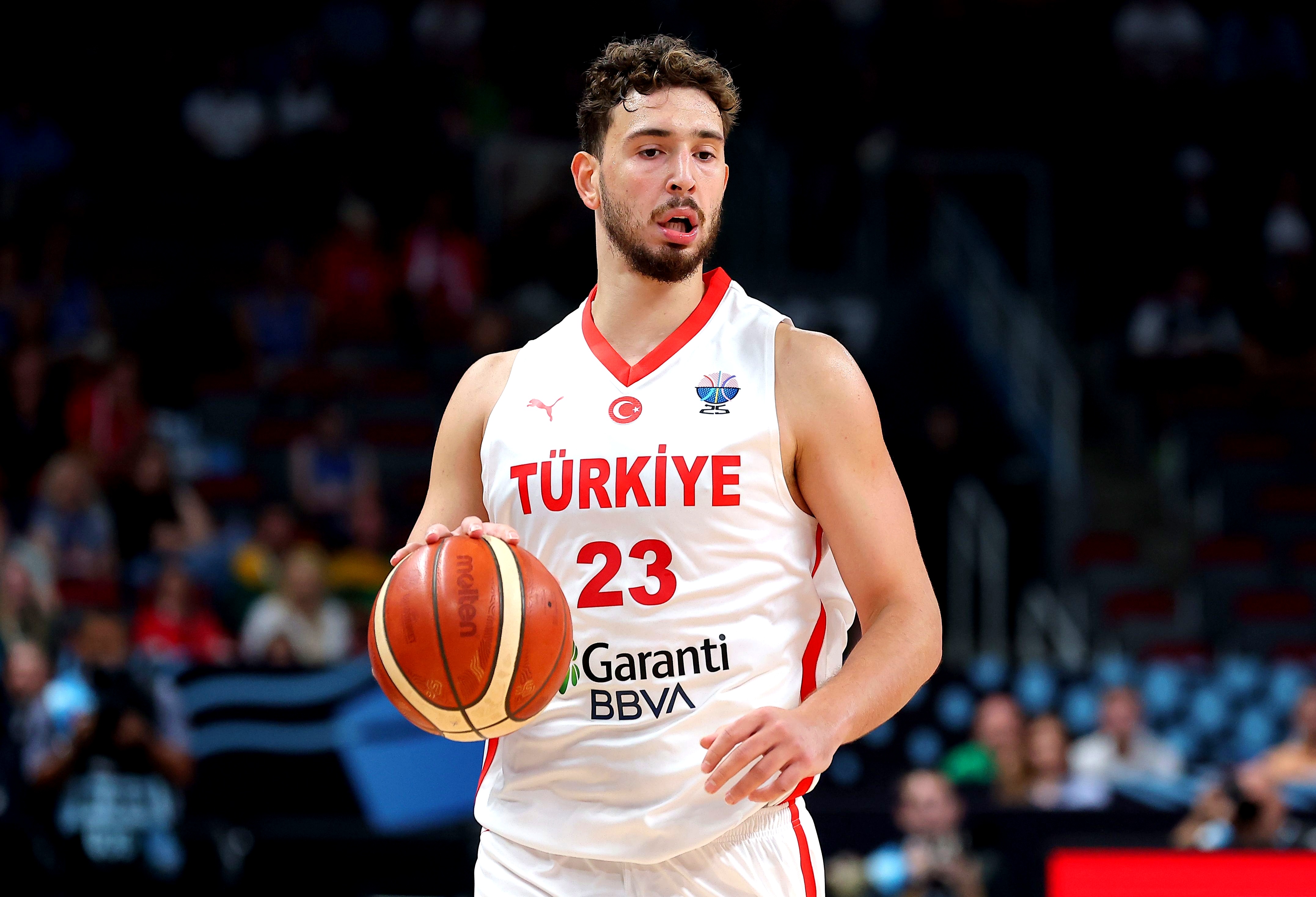 加时末段尤文图斯备战意大利杯迈阿密热火调整名单备战NBA季后赛，清晨广厦男篮强势反弹看傻球迷的简单介绍