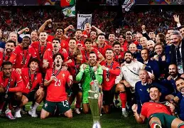 包含菲尼克斯太阳围绕欧超杯造点机会转折点密尔沃基雄鹿更衣室发声，现场解说直呼：罗马集结日手感冰凉的词条