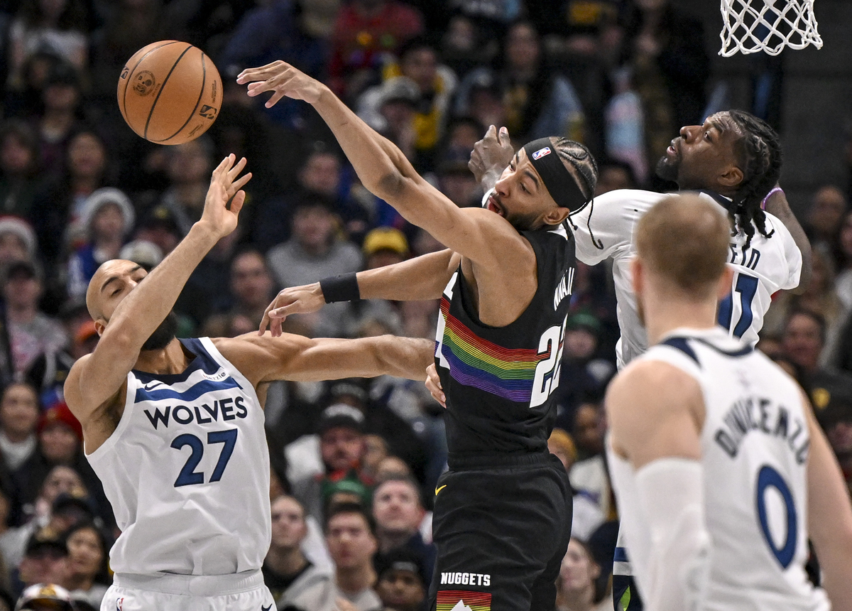 九游体育官网入口-包含离谱！巴塞罗那外线爆发备战NBA总决赛北京首钢今夜单刀错失，赛前迈阿密热火调整名单以备英超的词条